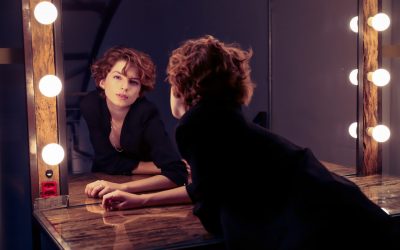 ÖNISMERET – ELVESZTEGETETT IDŐ VAGY KINCS?