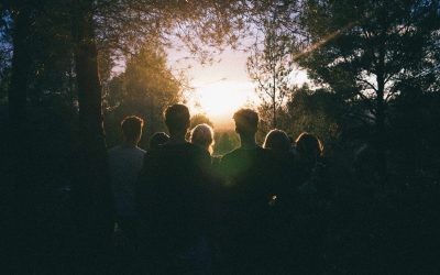 Távol és mégis közel – online szociális életünk